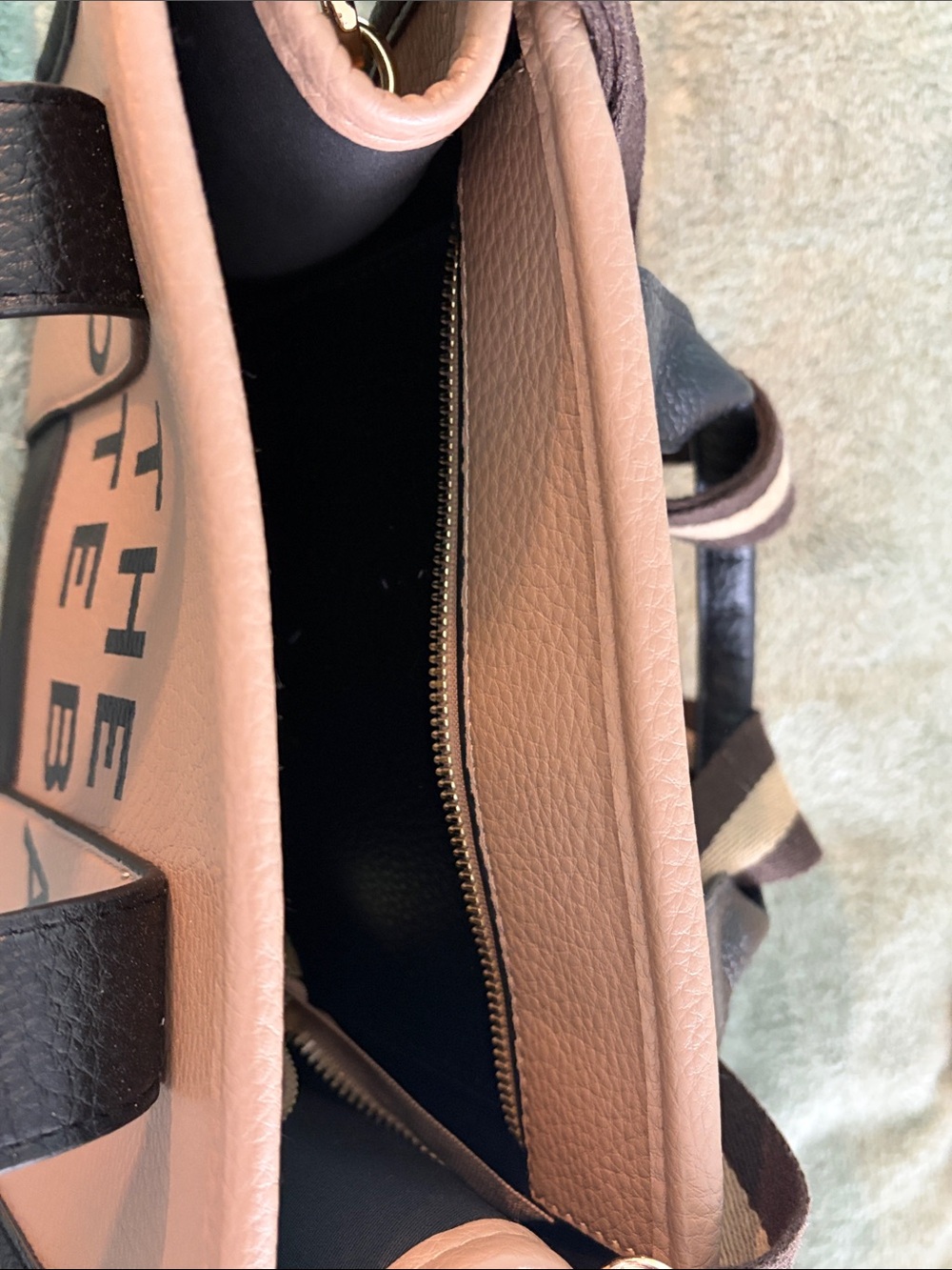 THE TOTE BAG Small Leather Tote in Beige and Black - Picture 4 of 4